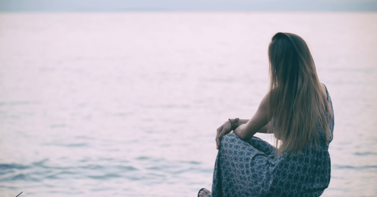 ज़िंदगी तुम्हारे बिना भी चलती रहेगी — तो खुद के लिए कब जियोगे?